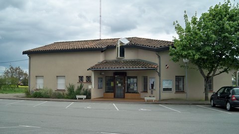 Villeneuve les Bouloc la mairie