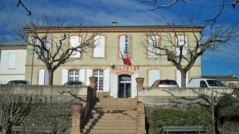 Grisolles la mairie