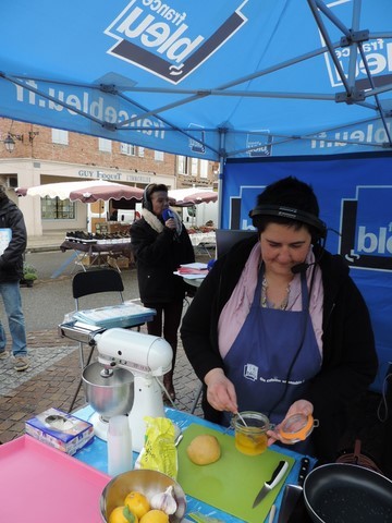 Francebleu sur le marché de Fronton le 18/2/16