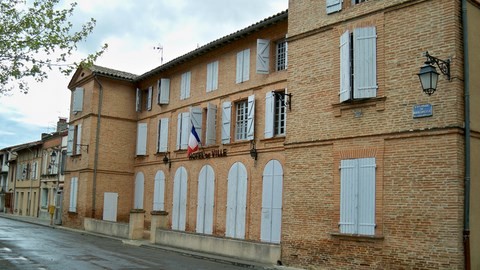 mairie de fronton 31620